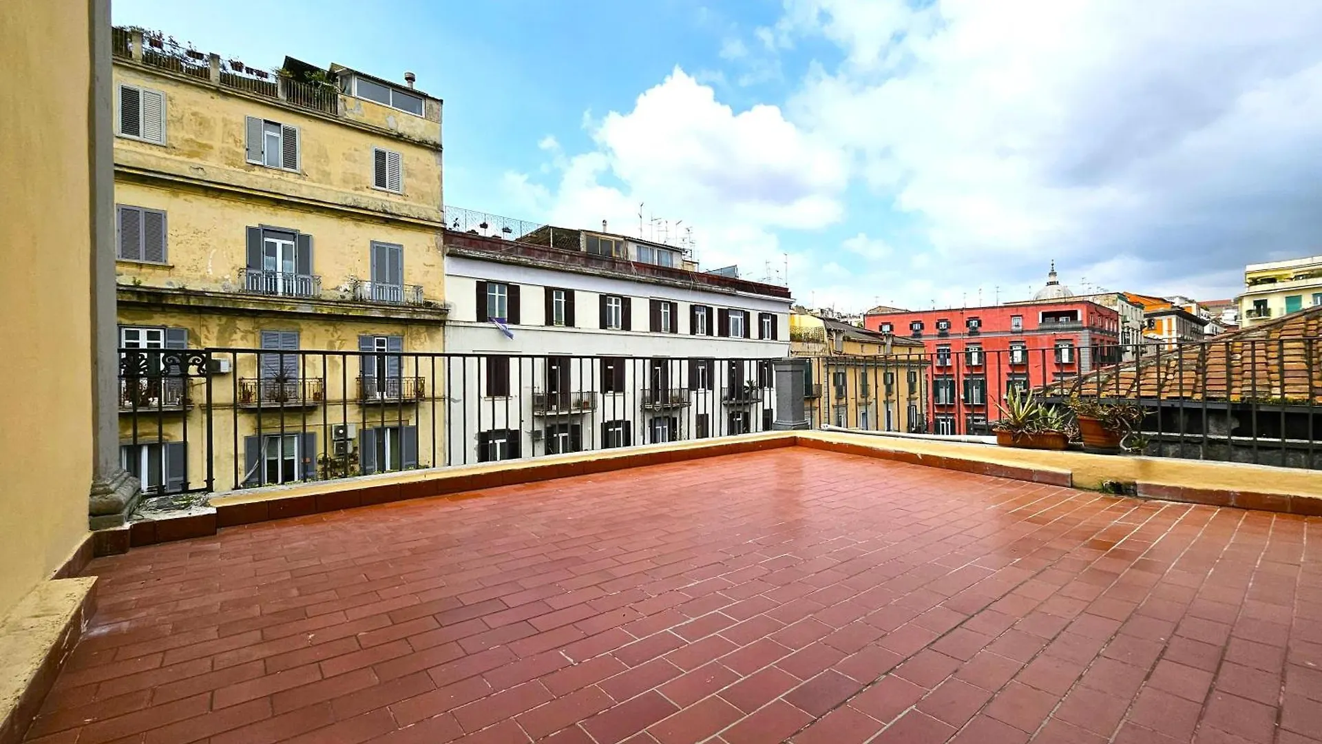 Monteoliveto Place Naples